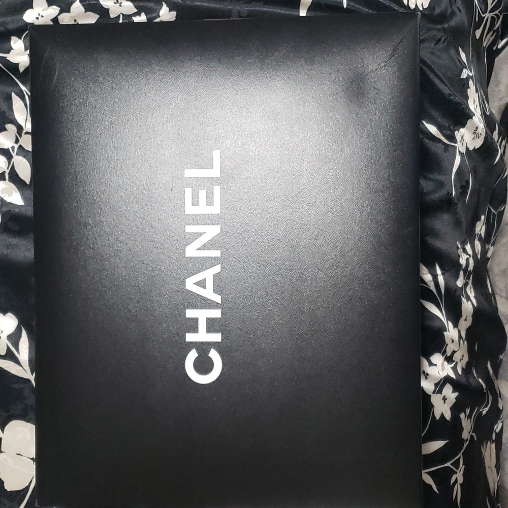 Chanel box
